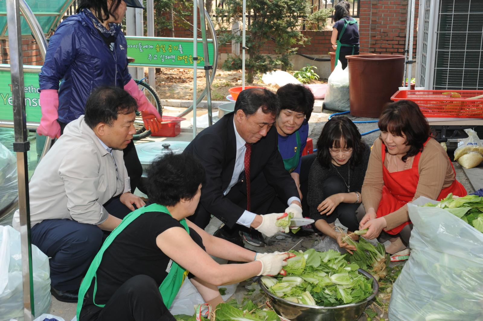 연수2동새마을부녀회 사랑의 김치나누기행사참석의 2번째 이미지