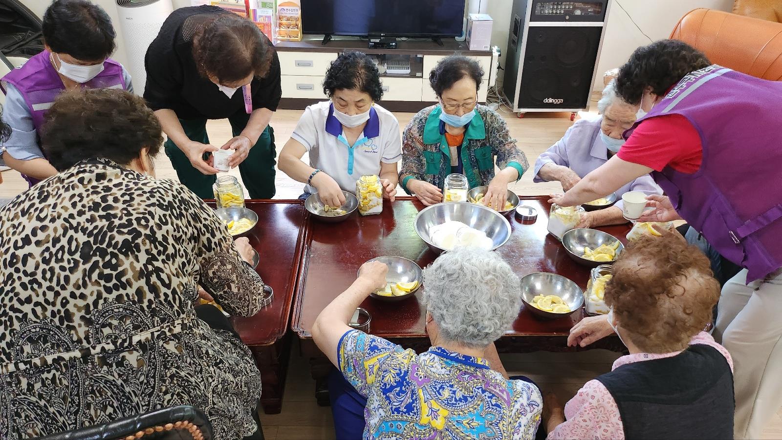 (연수구자원봉사센터) 동 거점 프로그램 - 삼용아파트 경로당의 2번째 이미지