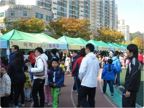 연수구자원봉사센터 옥련1, 2동 동축제 행사에 참여 홍보 및 전문봉사단 활동 실시의 1번째 이미지