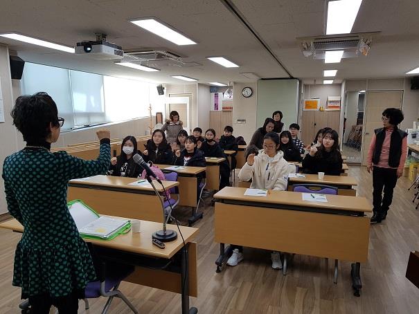 청소년 자원봉사학교-마음의소리 수화교육의 2번째 이미지